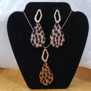 necklace and earring set